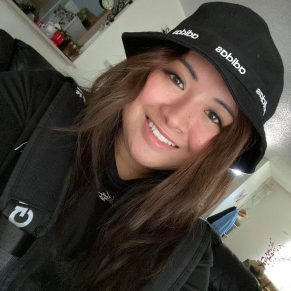 Meet your Posher, Michaela